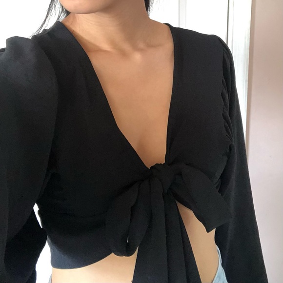 Tie front puff sleeve crop top - Picture 4 of 8